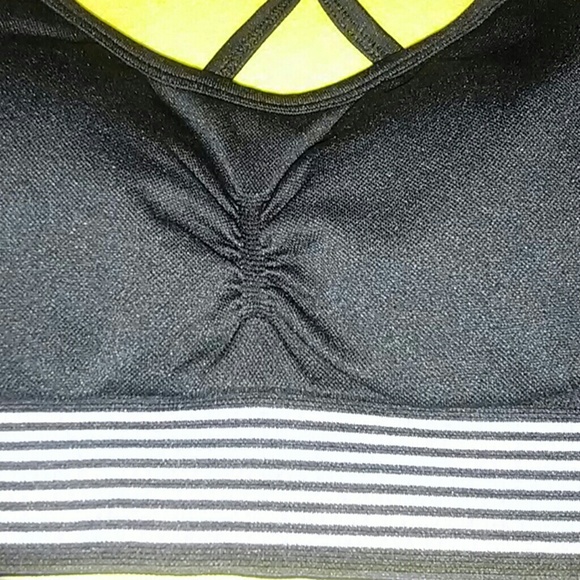 NWT Victoria Sport (VS) - Picture 3 of 6